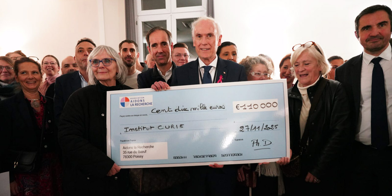 Remise de chèque à l'institut curie